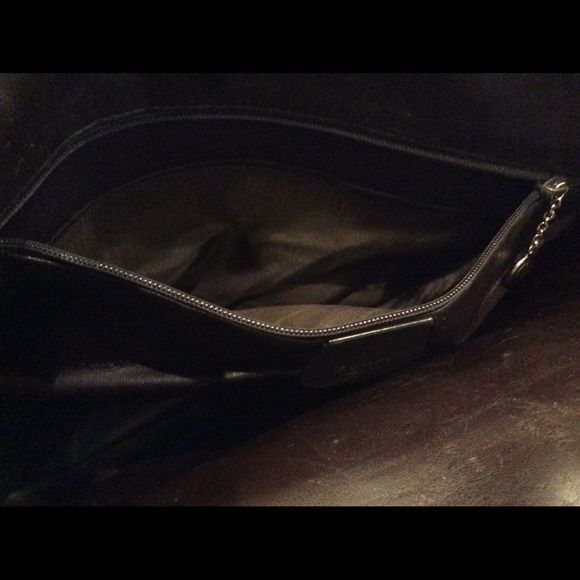 Gucci Suede Shoulder Bag - Picture 9 of 11